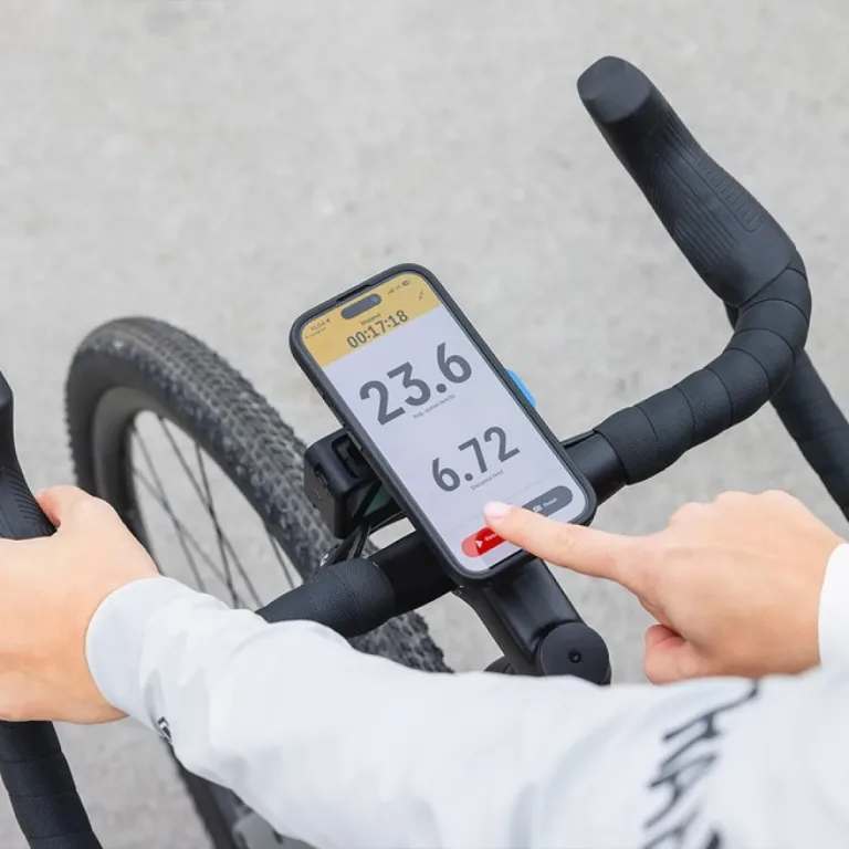 quad_lock_bike_mount_out_front_v3_3.jpg QUAD LOCK Out Front V3 Bike Handlebar Smartphone Mount