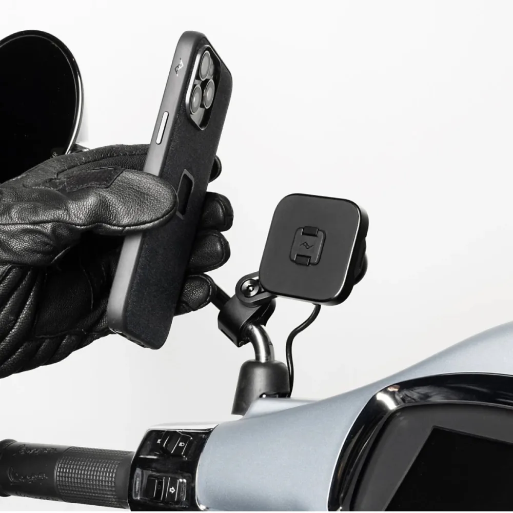 peak_design_qi2_mirror_mount_5-1.jpg PEAK DESIGN Support smartphone rétroviseur avec chargeur sans fil Qi2