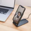 peak_design_wireless_stand_3.jpg PEAK DESIGN Bureaustandaard smartphone met Qi1 draadloze lader